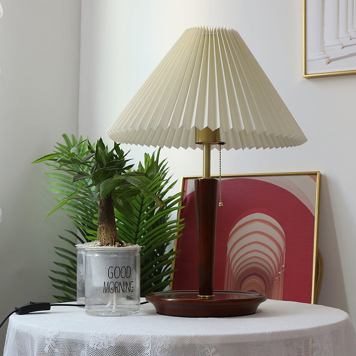 Cone_Pleated_Fabric_Table_Lamp