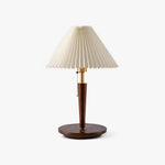 Cone_Pleated_Fabric_Table_Lamp