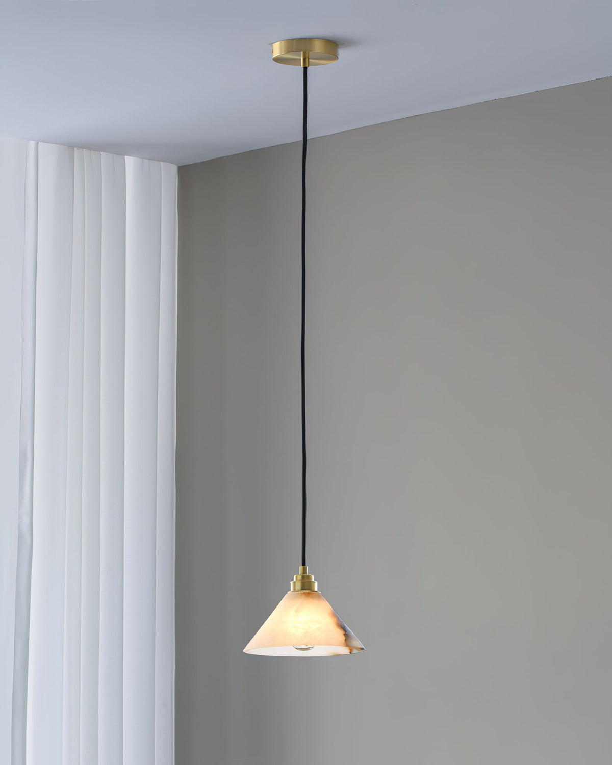 conical-brass-pendant-lamp