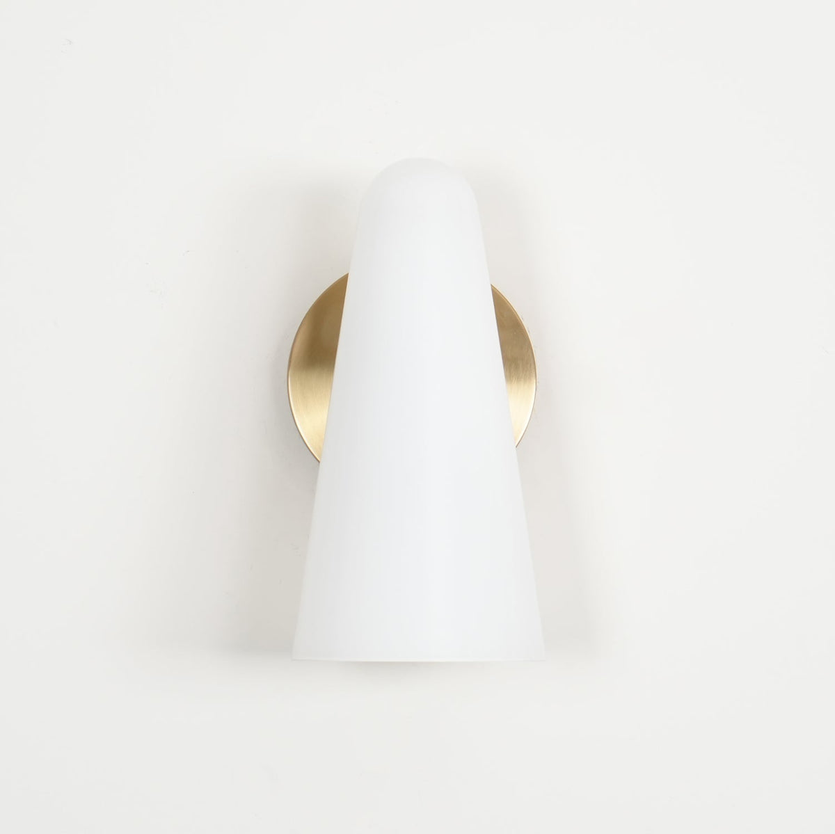 Articolo Conical Glass LED Wall Sconce for Modern Interiors