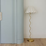 cora-floor-lamp