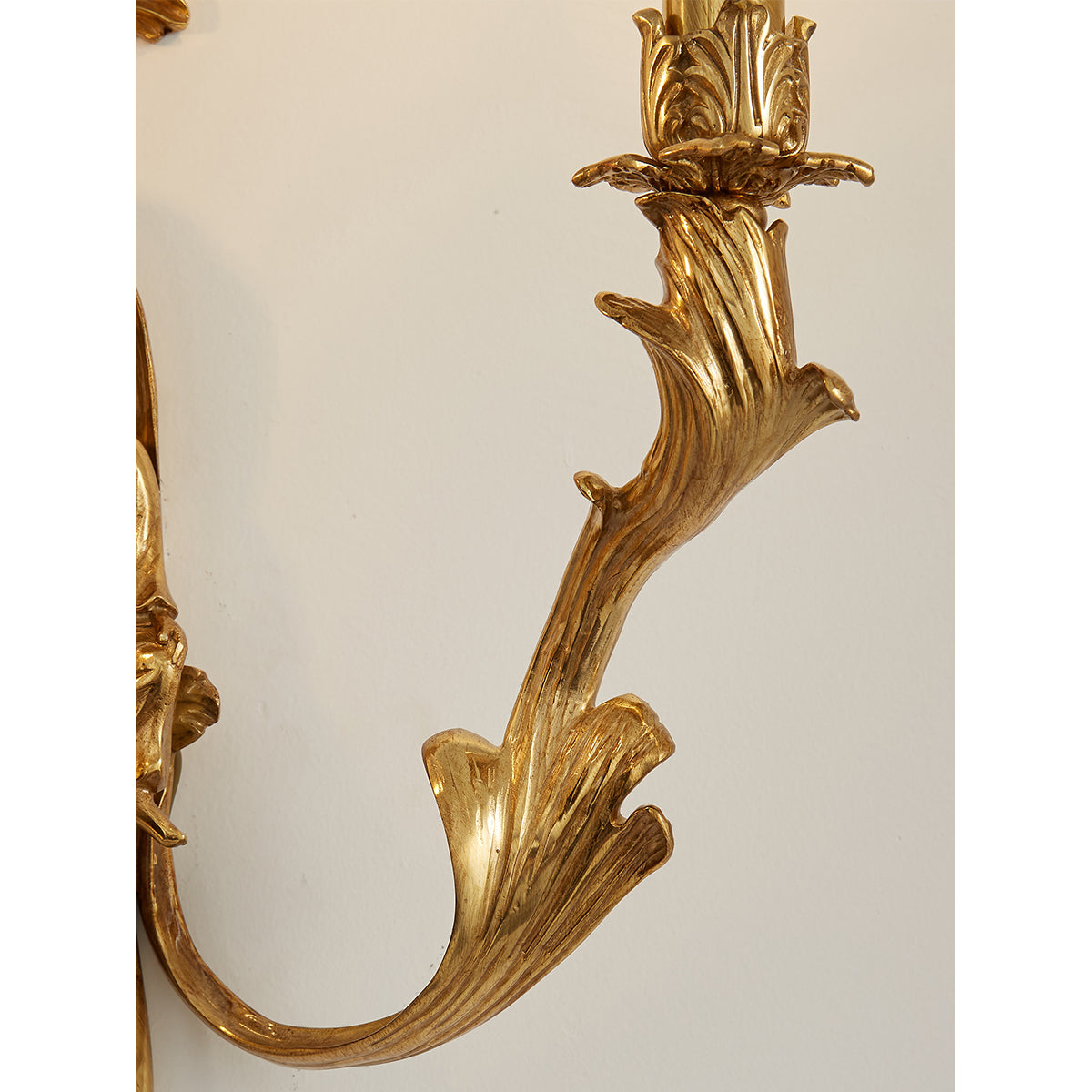 corinne-wall-lamp