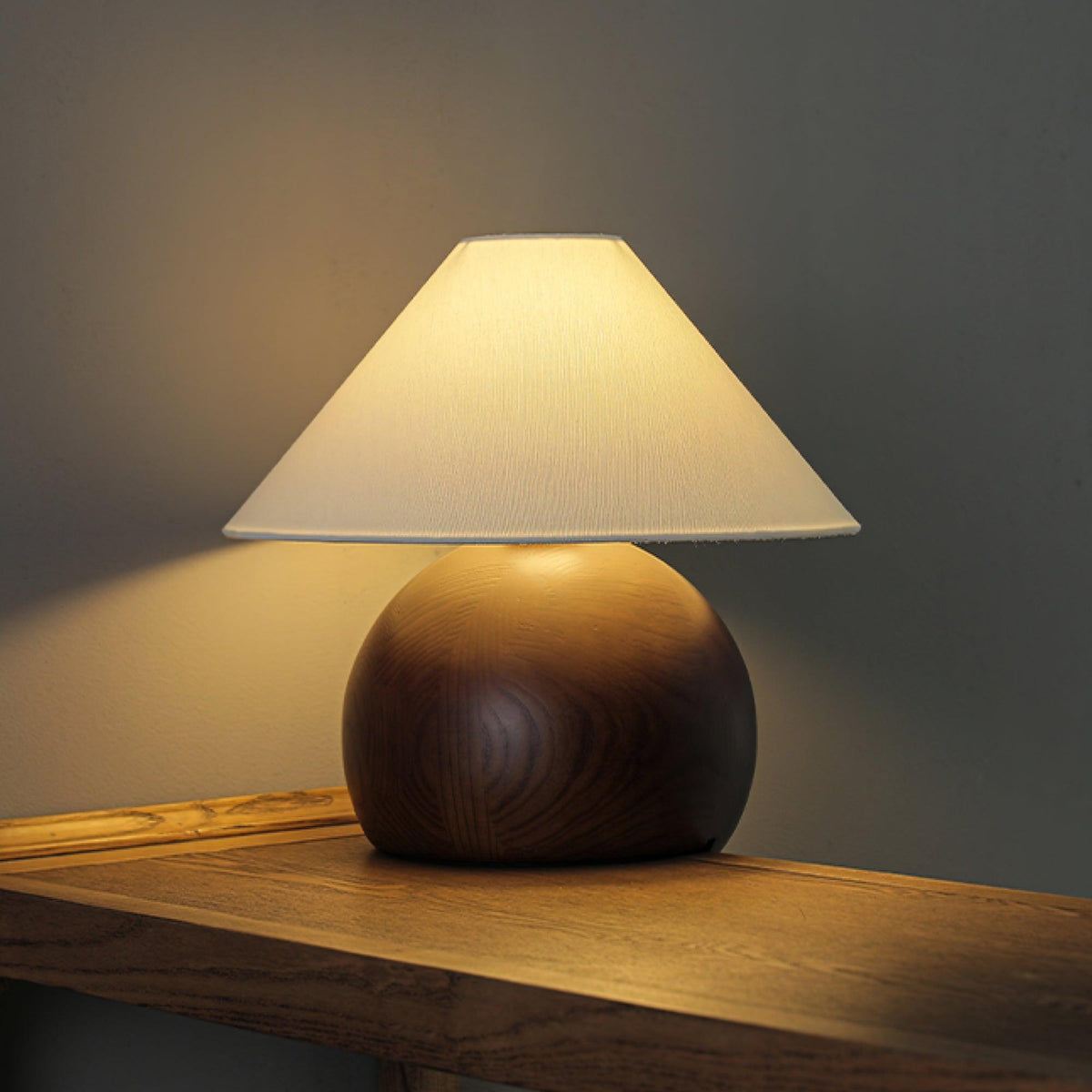 corner-log-table-lamp