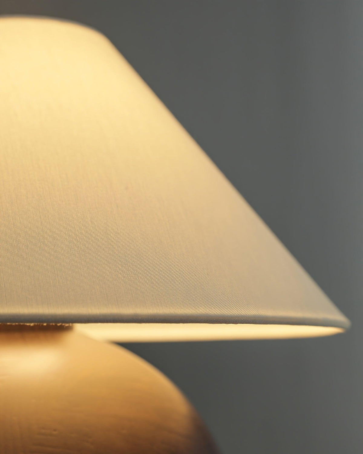 corner-log-table-lamp