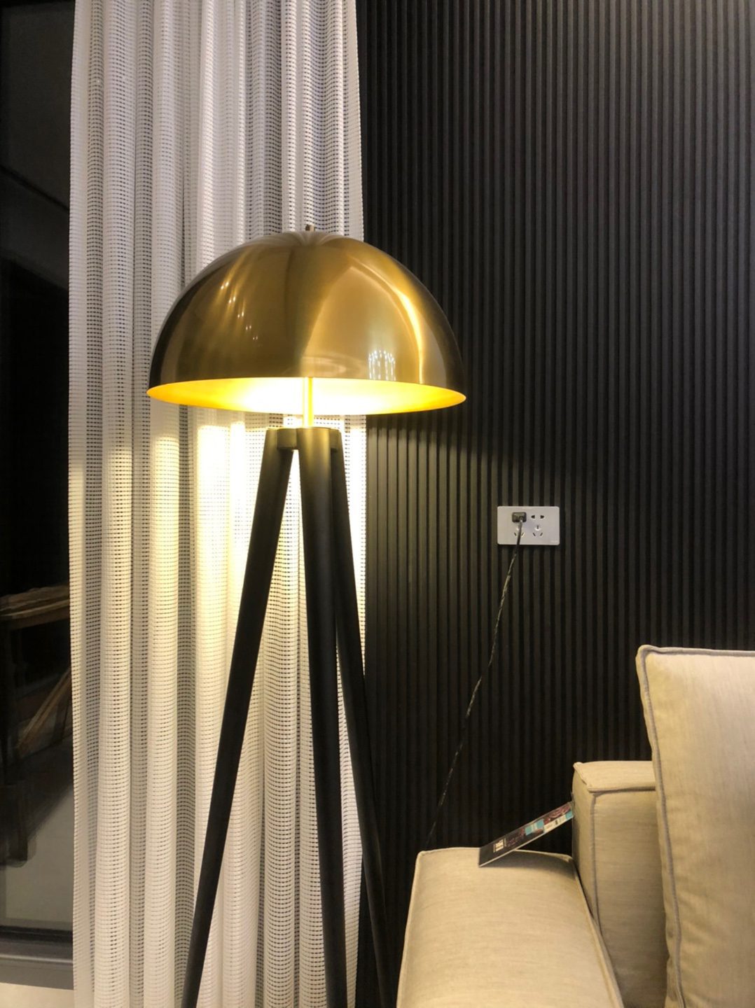 Coyote Floor Lamp