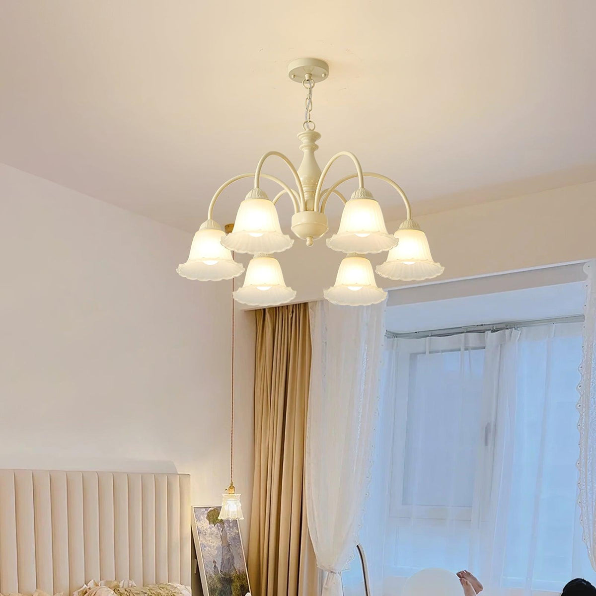 cream-flower-chandelier
