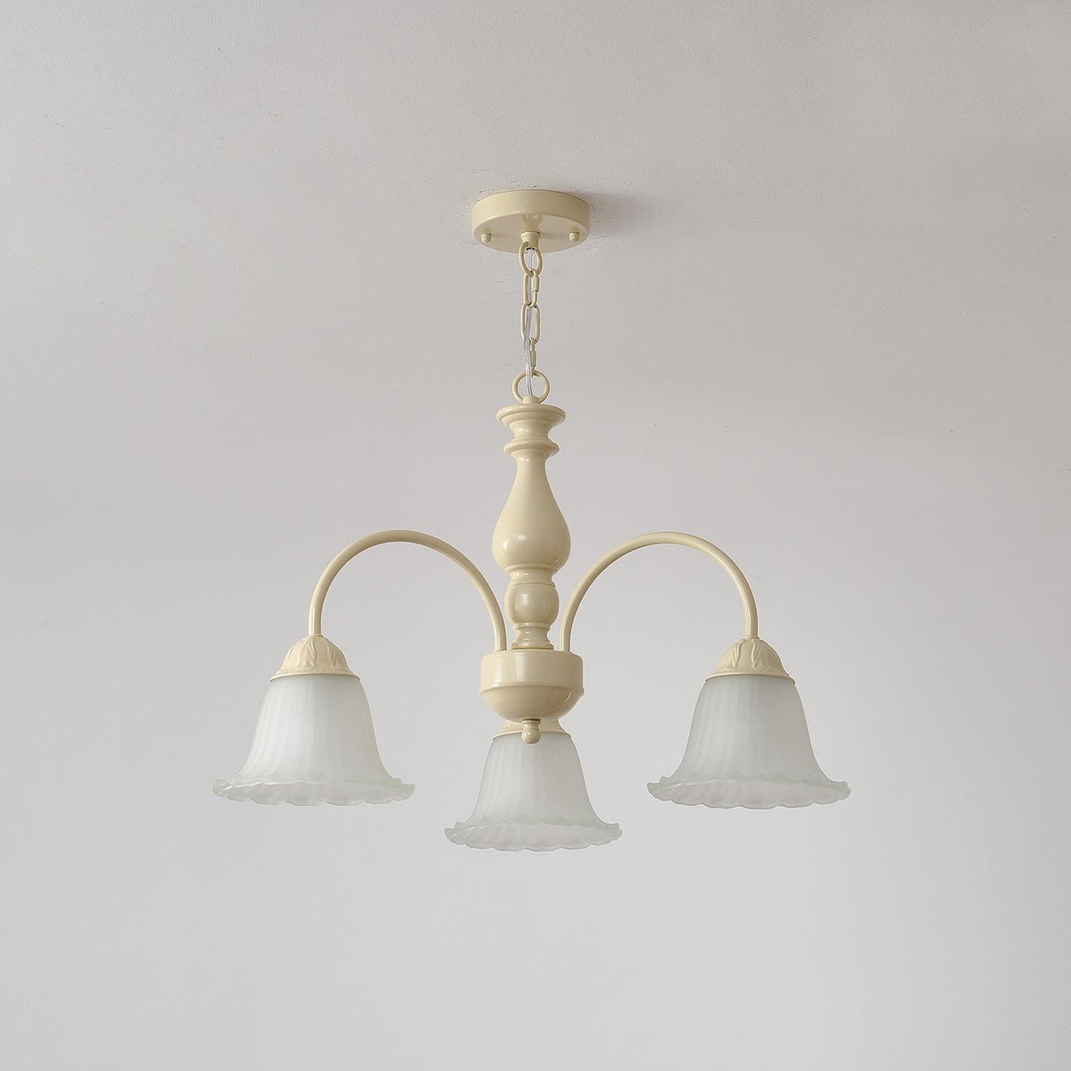 cream-flower-chandelier