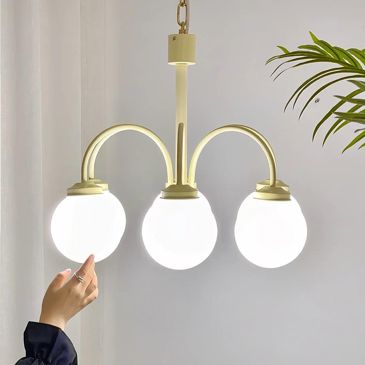 cream-planet-glass-chandelier