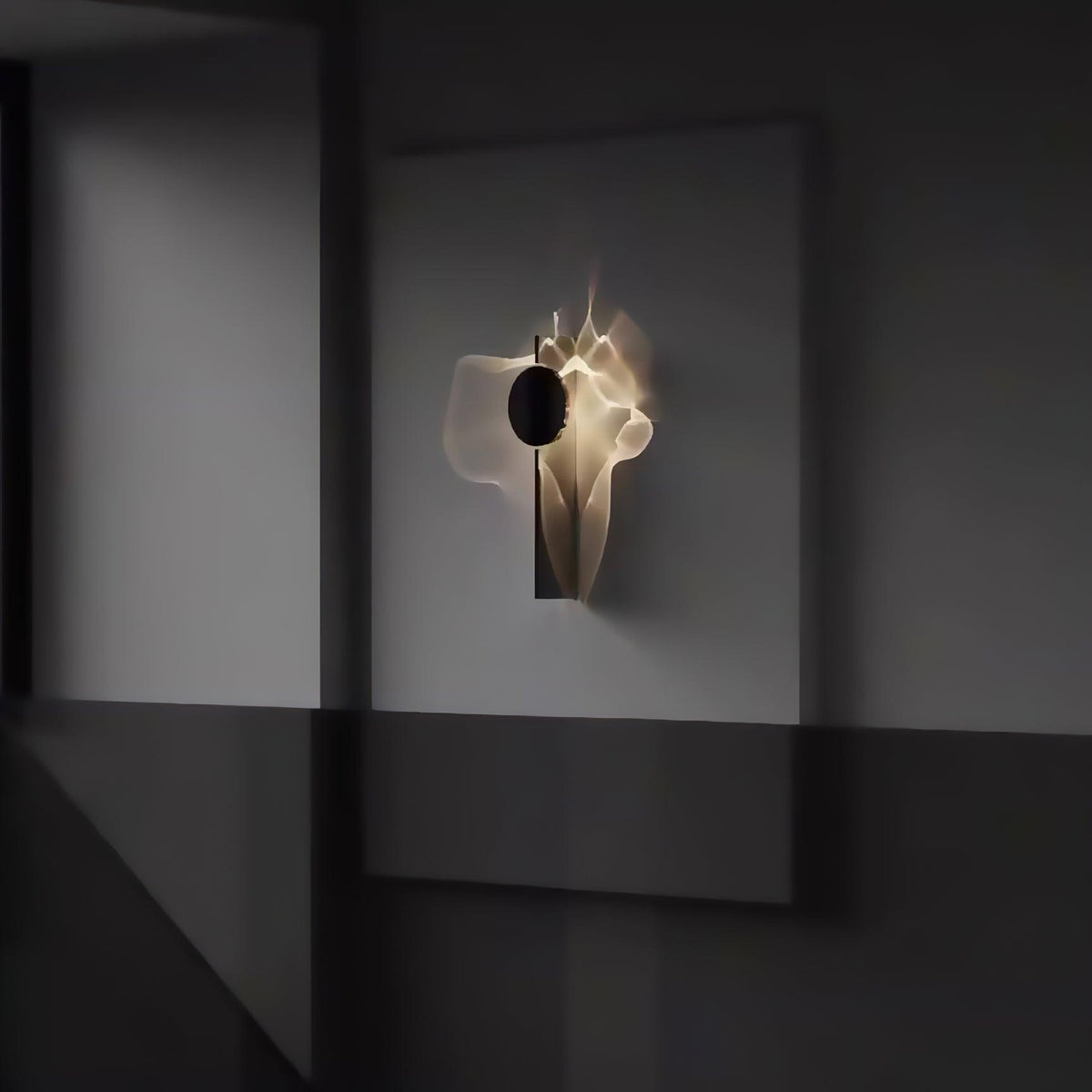 Kinetic Shadow Wall Lamp – Chrome LED Sconce with Sculptural Light Play