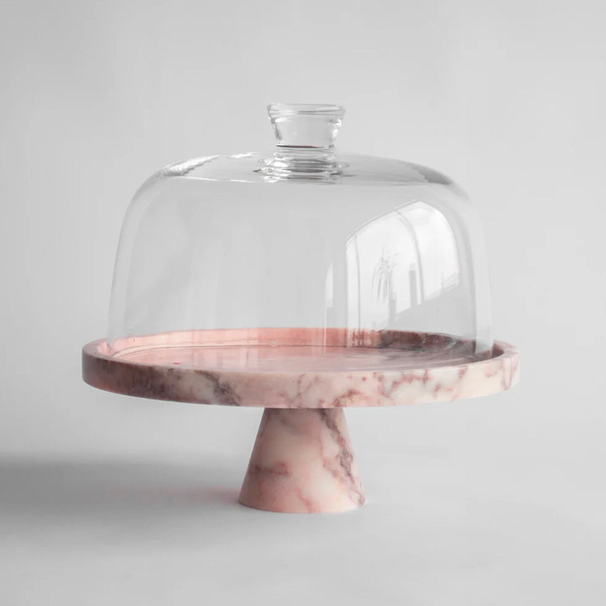 Crimson Marquina Marble Pedestal Tray – Sculptural Tabletop Decor