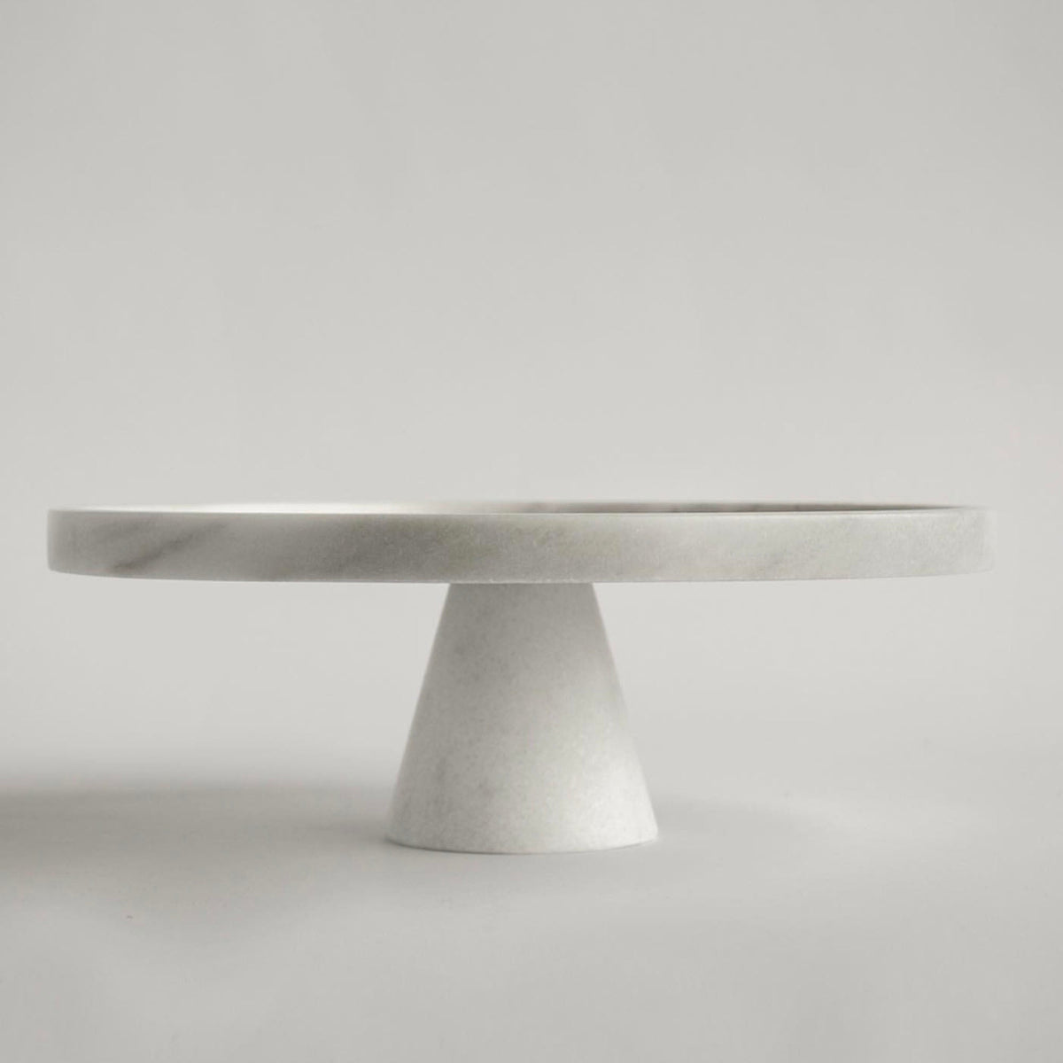Crimson Marquina Marble Pedestal Tray – Sculptural Tabletop Decor