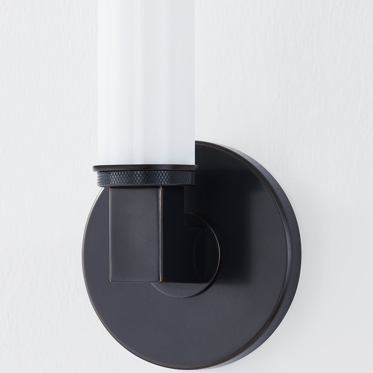 cromwell-glass-wall-lamp