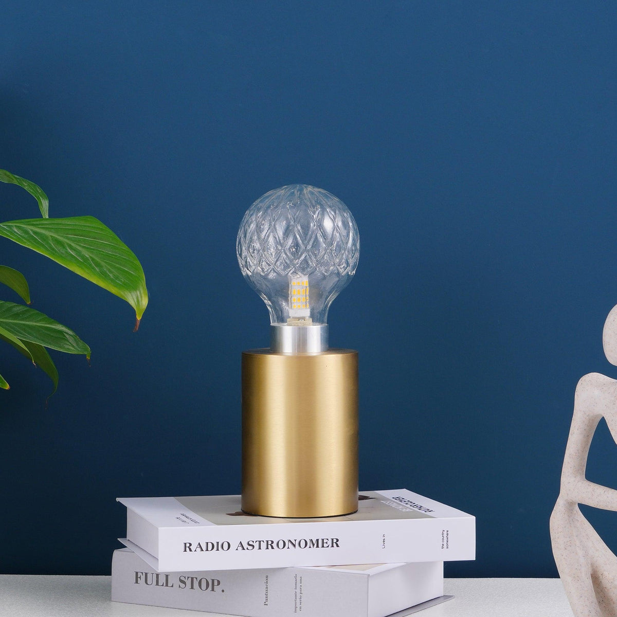 crystal-bulb-table-lamp