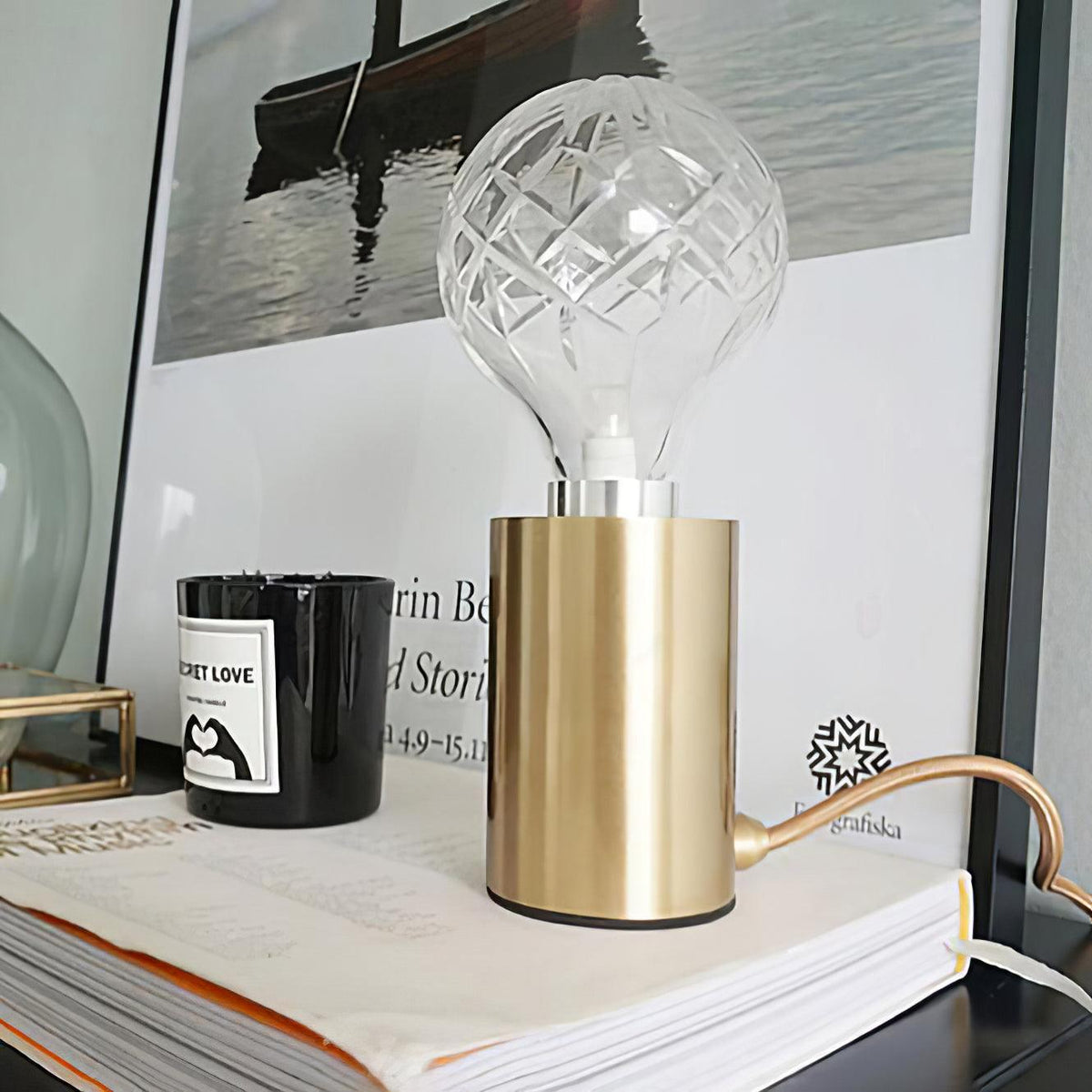 crystal-bulb-table-lamp