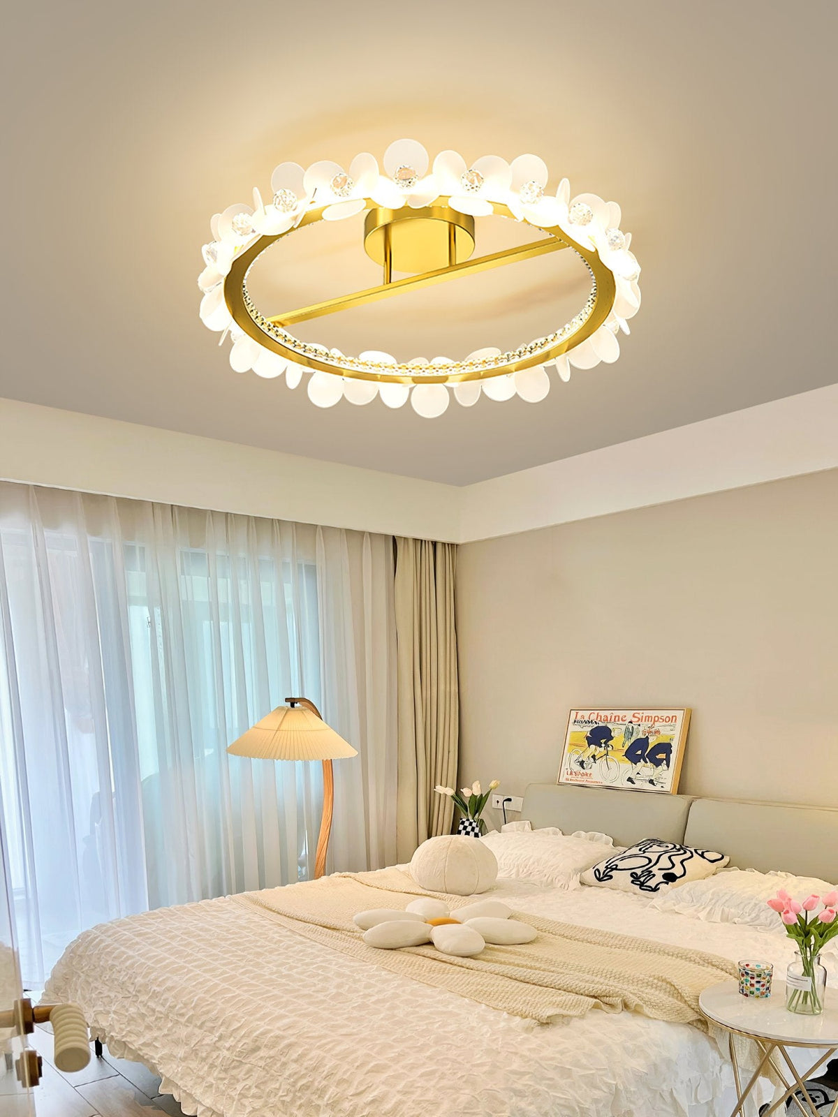 Round Petal Ceiling Lamp