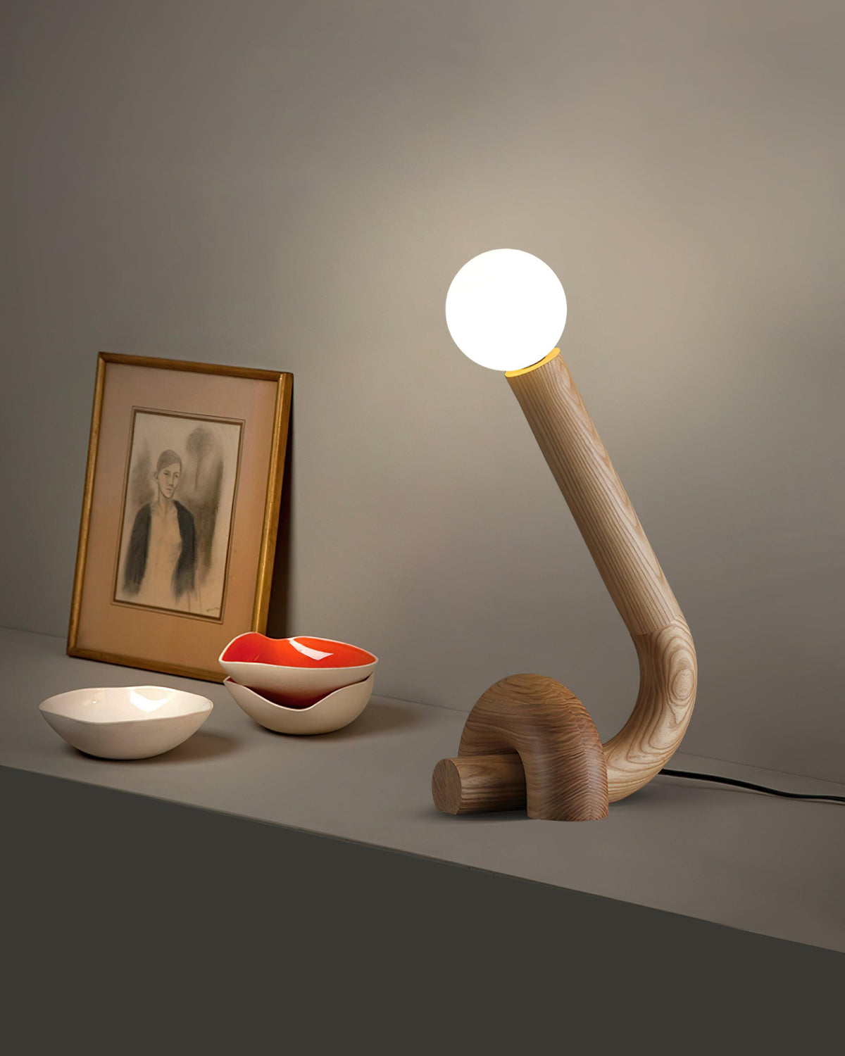 curled-table-lamp