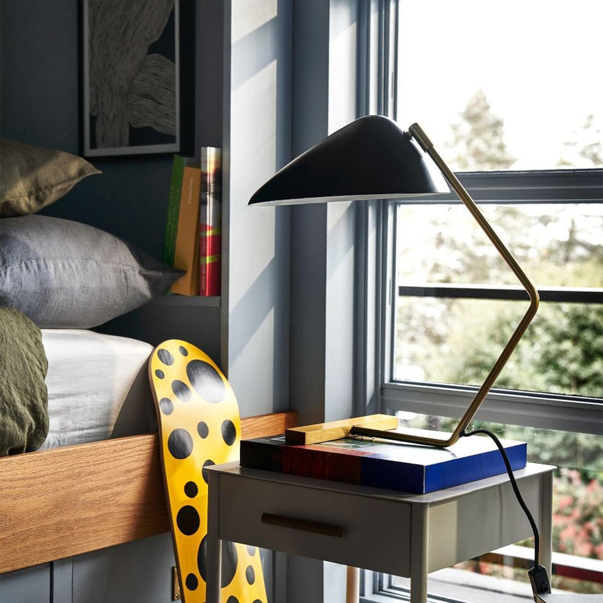 curvilinear-mid-century-table-lamp