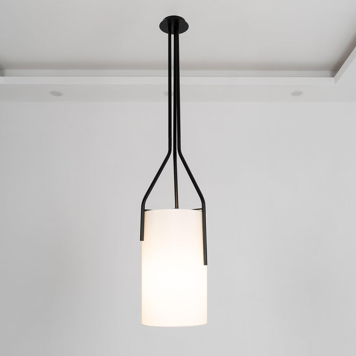 Arborescence Brass Linen Chandelier – Modern Minimalist Pendant for Dining and Foyer