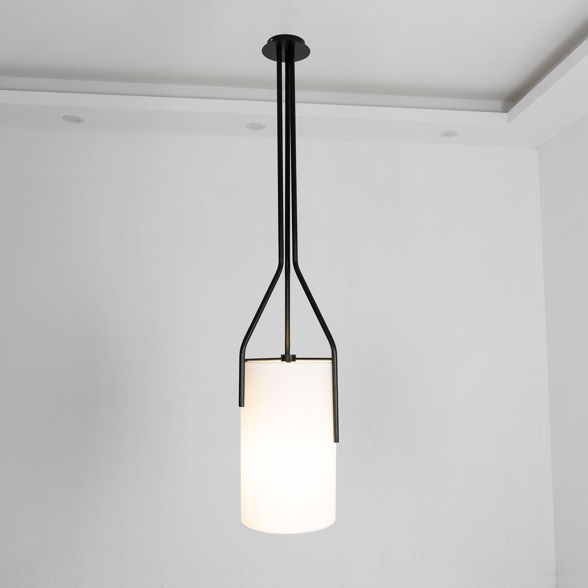 Arborescence Brass Linen Chandelier – Modern Minimalist Pendant for Dining and Foyer