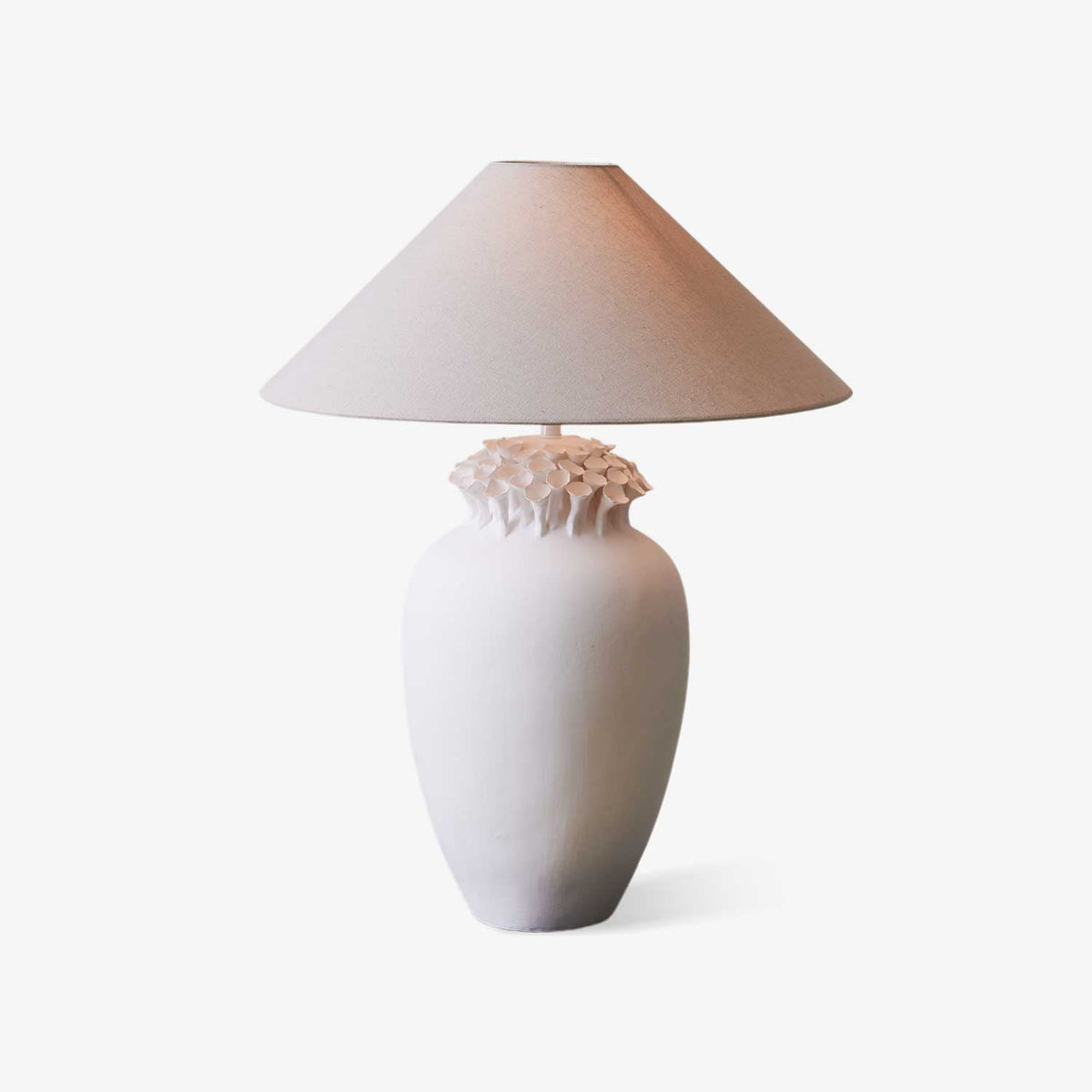 Blossom Crest Ceramic Table Lamp – Sculptural Floral Design with Linen Shade