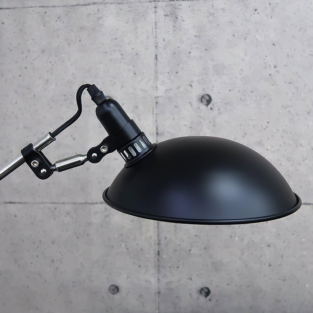 dancer-floor-lamp