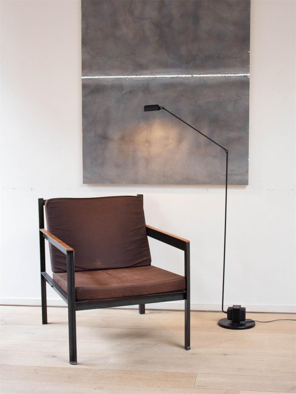 daphine-floor-lamp