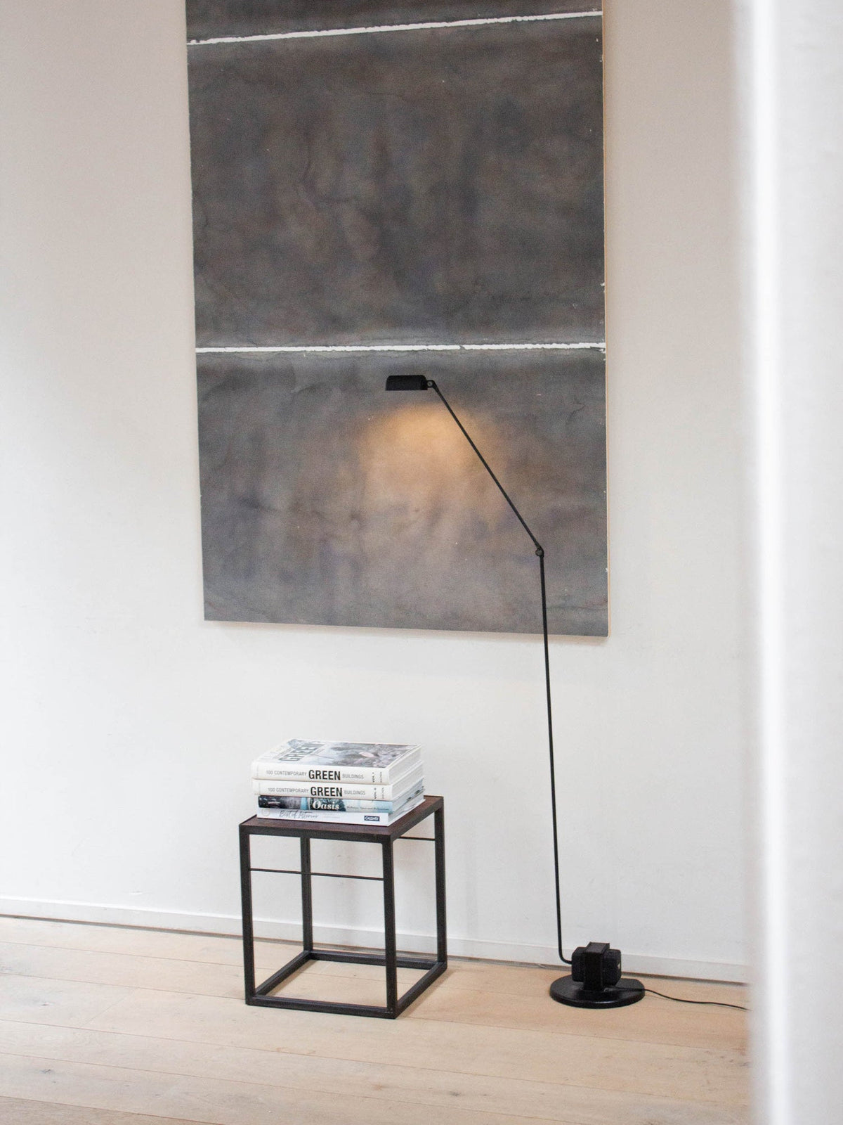 daphine-floor-lamp