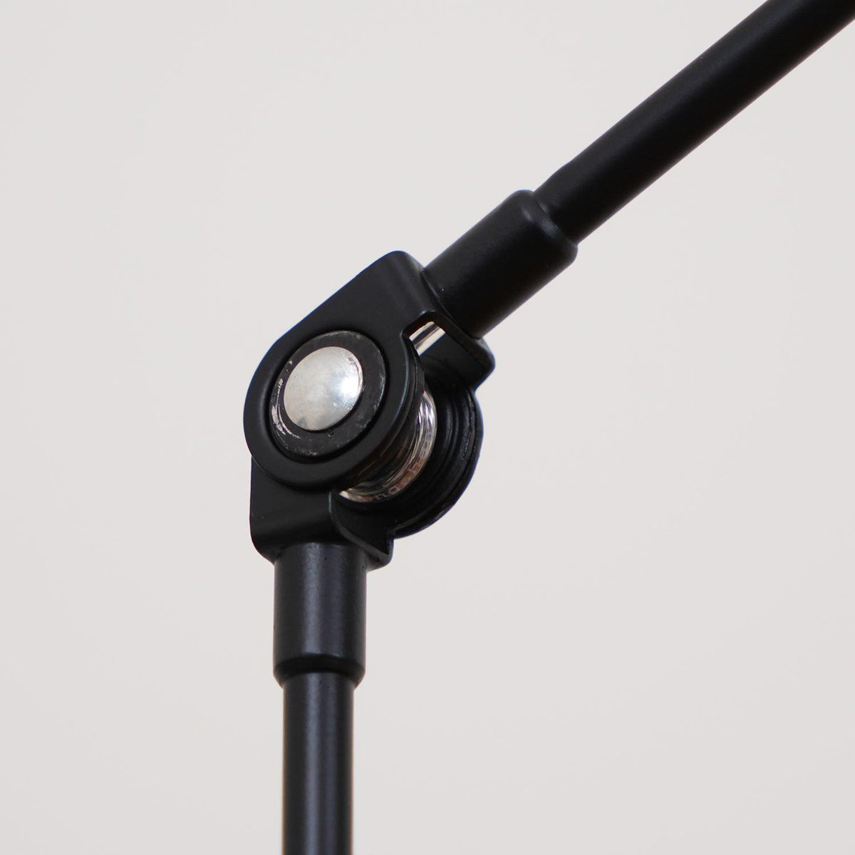 apex-flex-floor-lamp