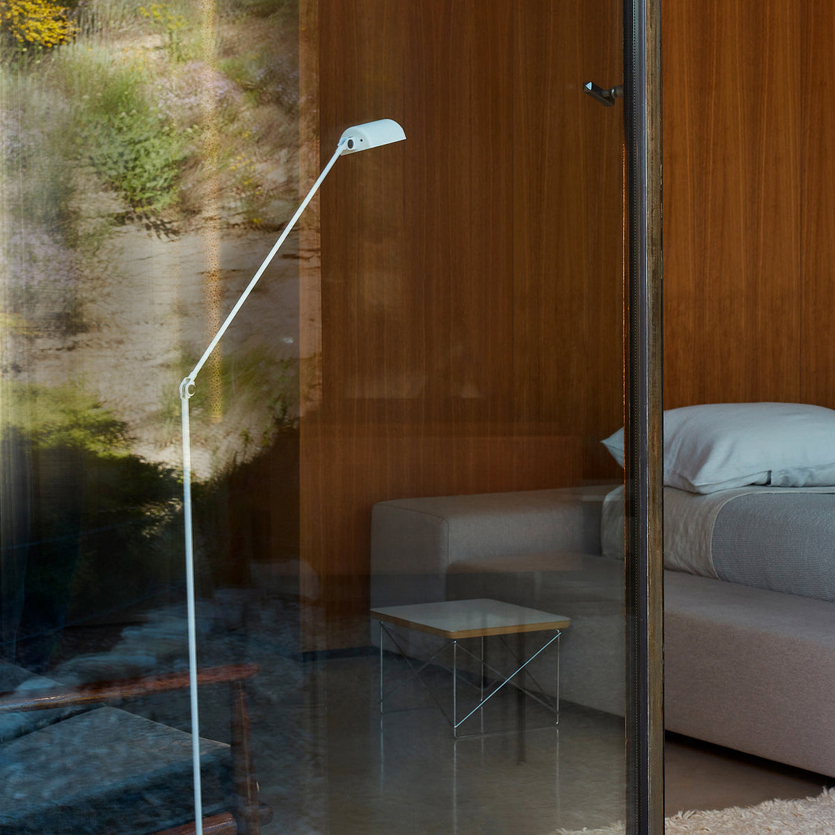 daphine-floor-lamp
