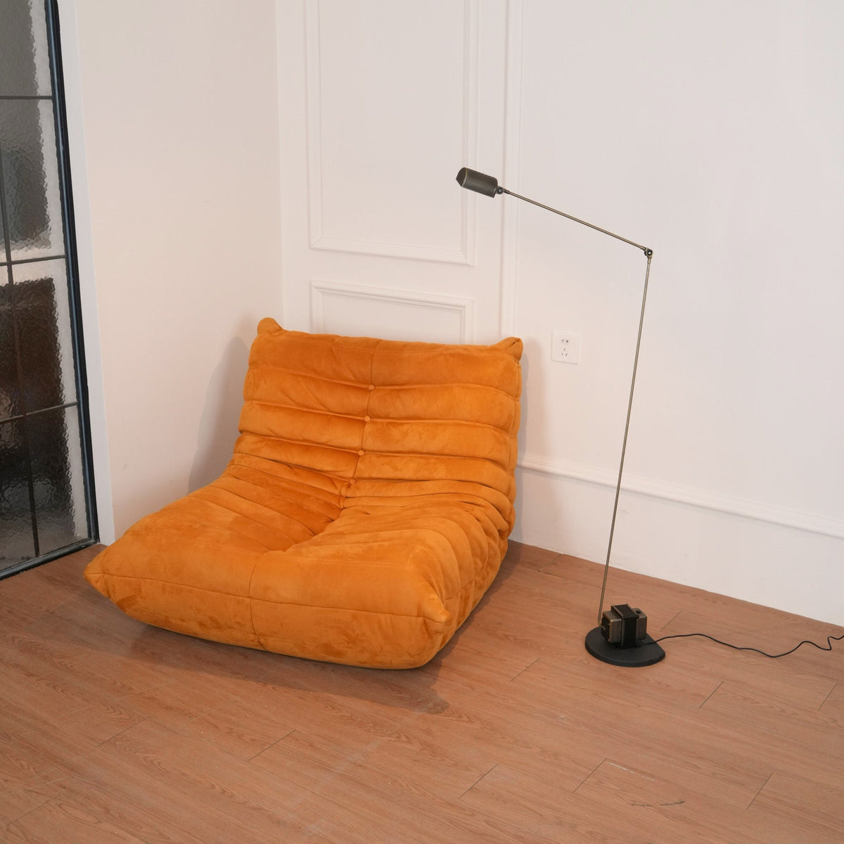 daphine-floor-lamp