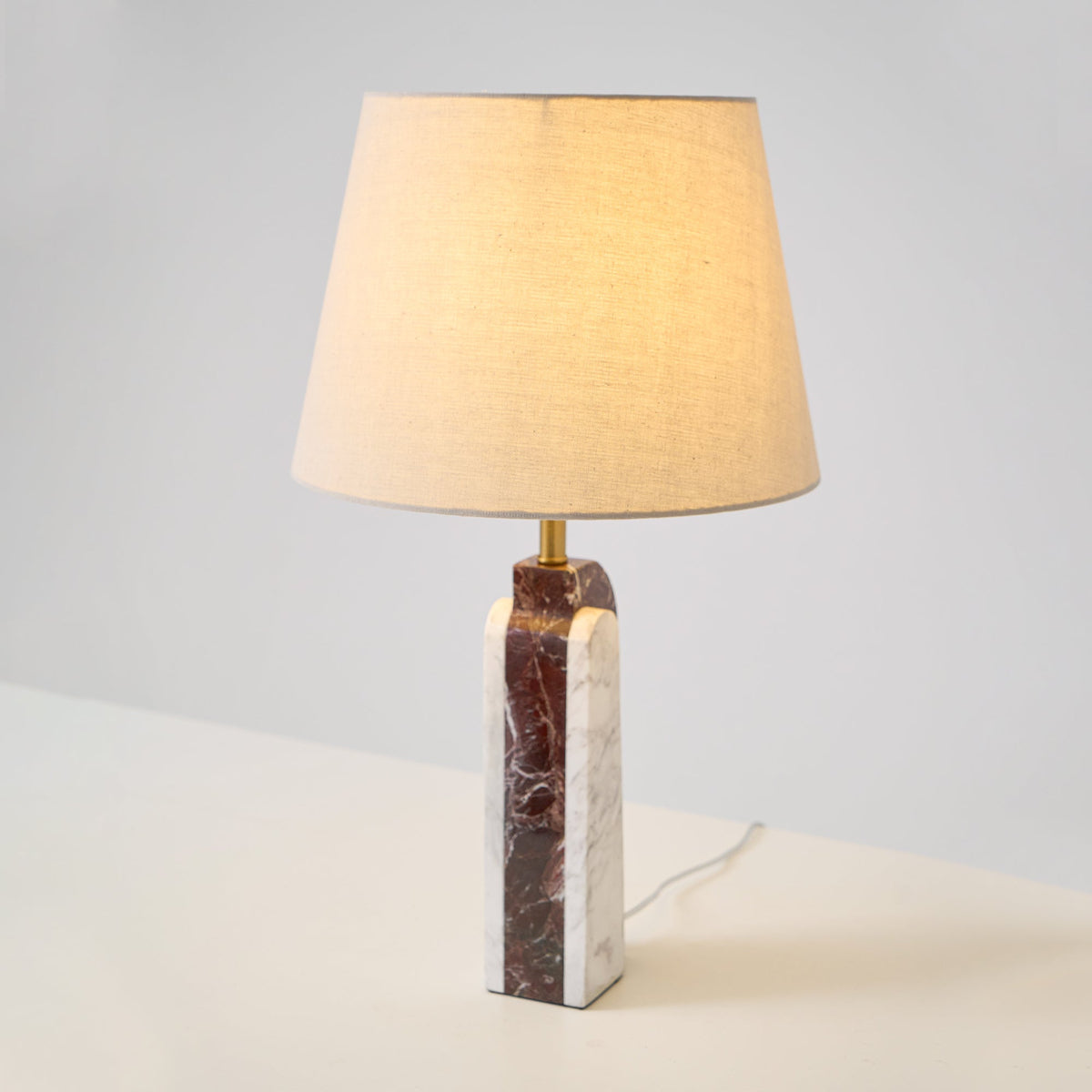 Virello Marble Table Lamp – Sculptural Modern Lighting with Brass Accents