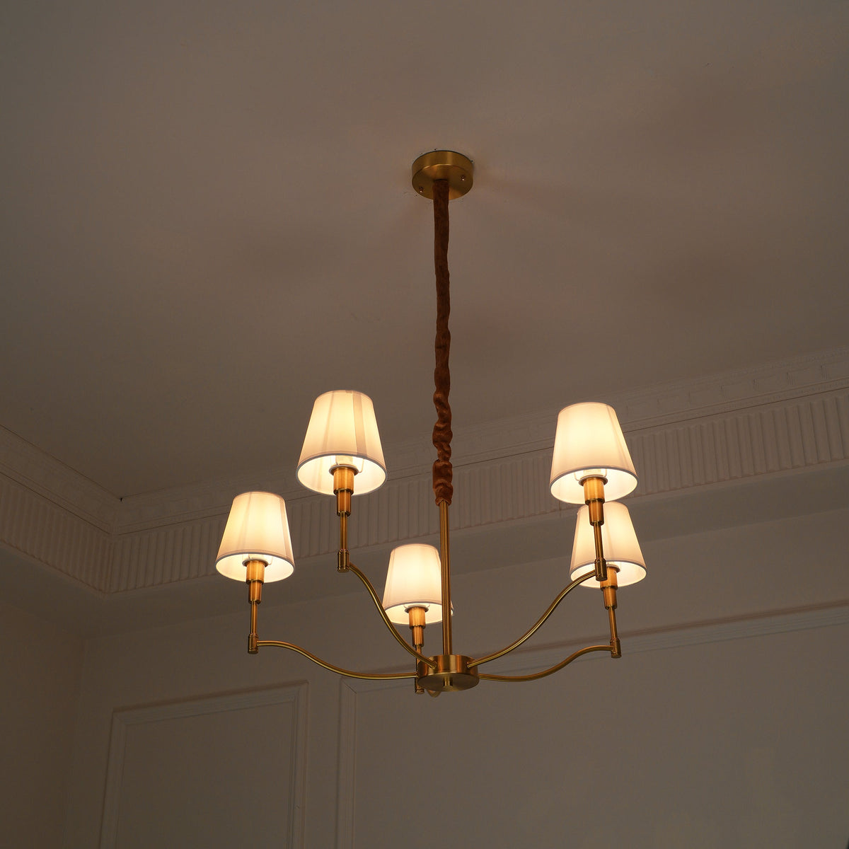 dart-chandelier
