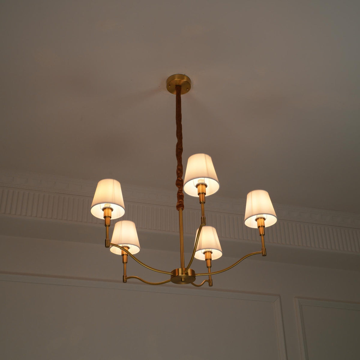 dart-chandelier