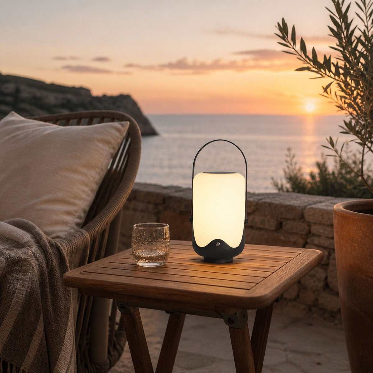 Dawntrail Solar Lantern Outdoor Lamp – Matte Black Steel, IP65