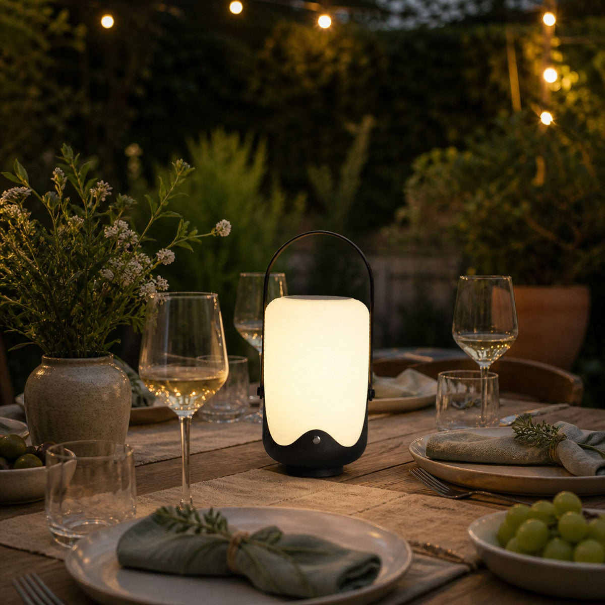 Dawntrail Solar Lantern Outdoor Lamp – Matte Black Steel, IP65