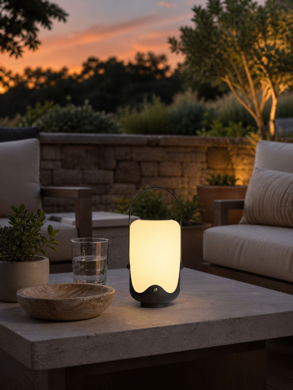 Dawntrail Solar Lantern Outdoor Lamp – Matte Black Steel, IP65