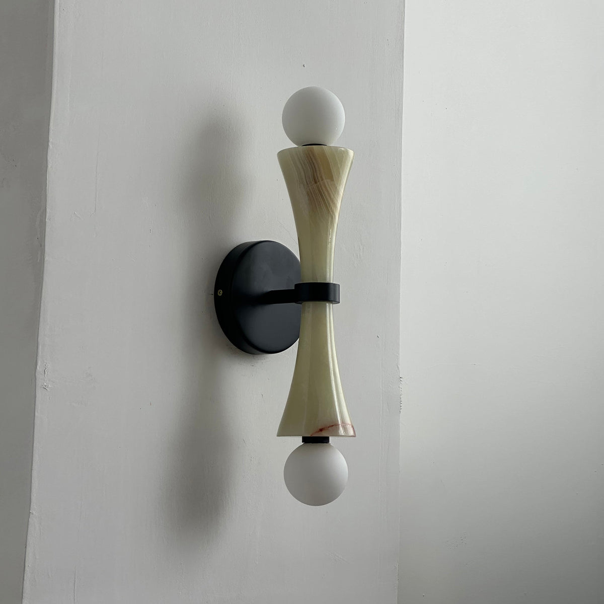 dax-wall-lamp