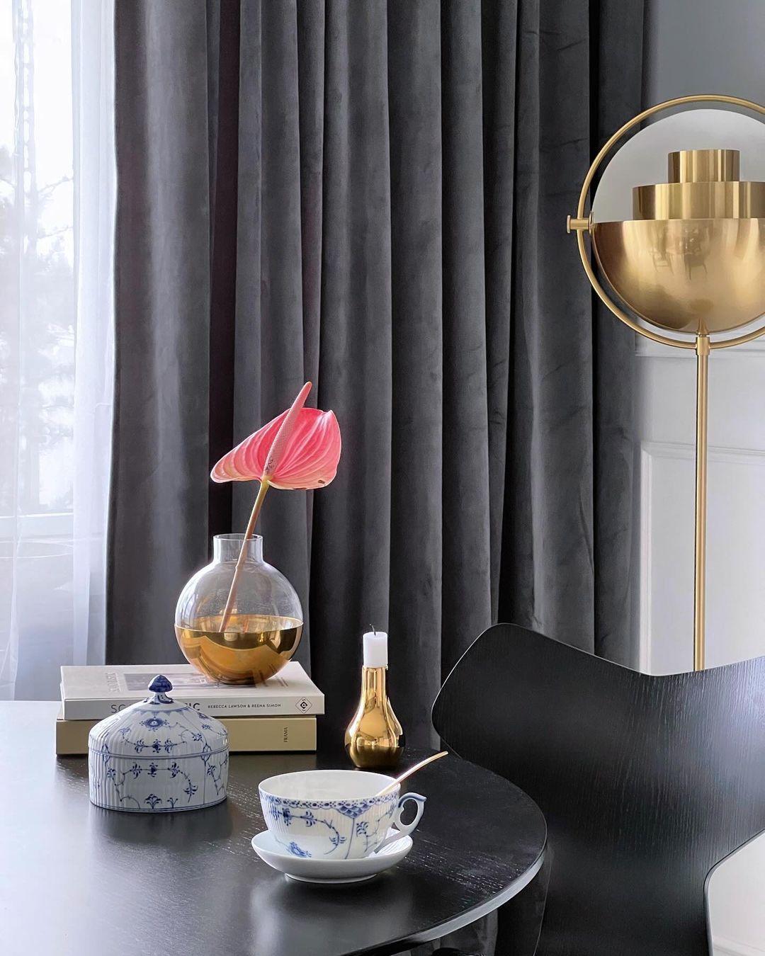 Deformed Ball Floor Lamp