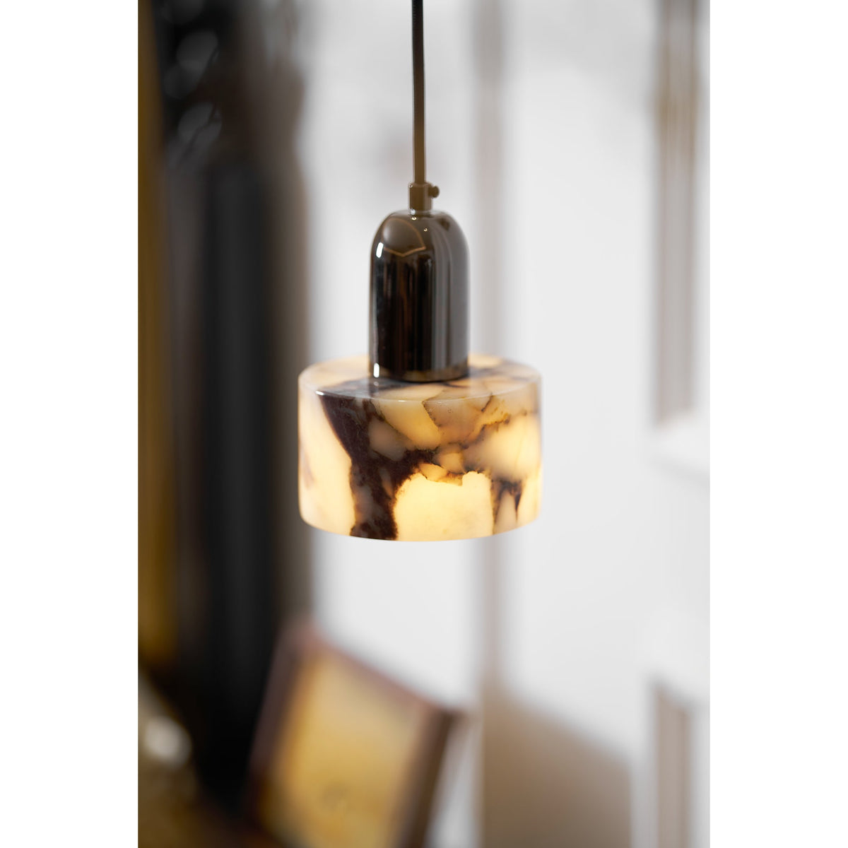 dekum-marble-pendant-lamp