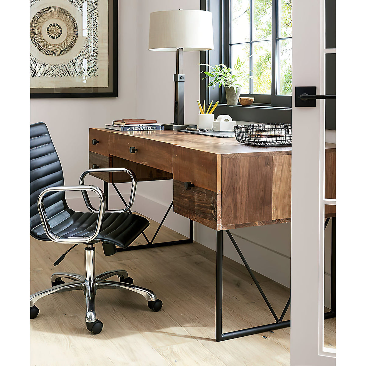 denley-table-lamp