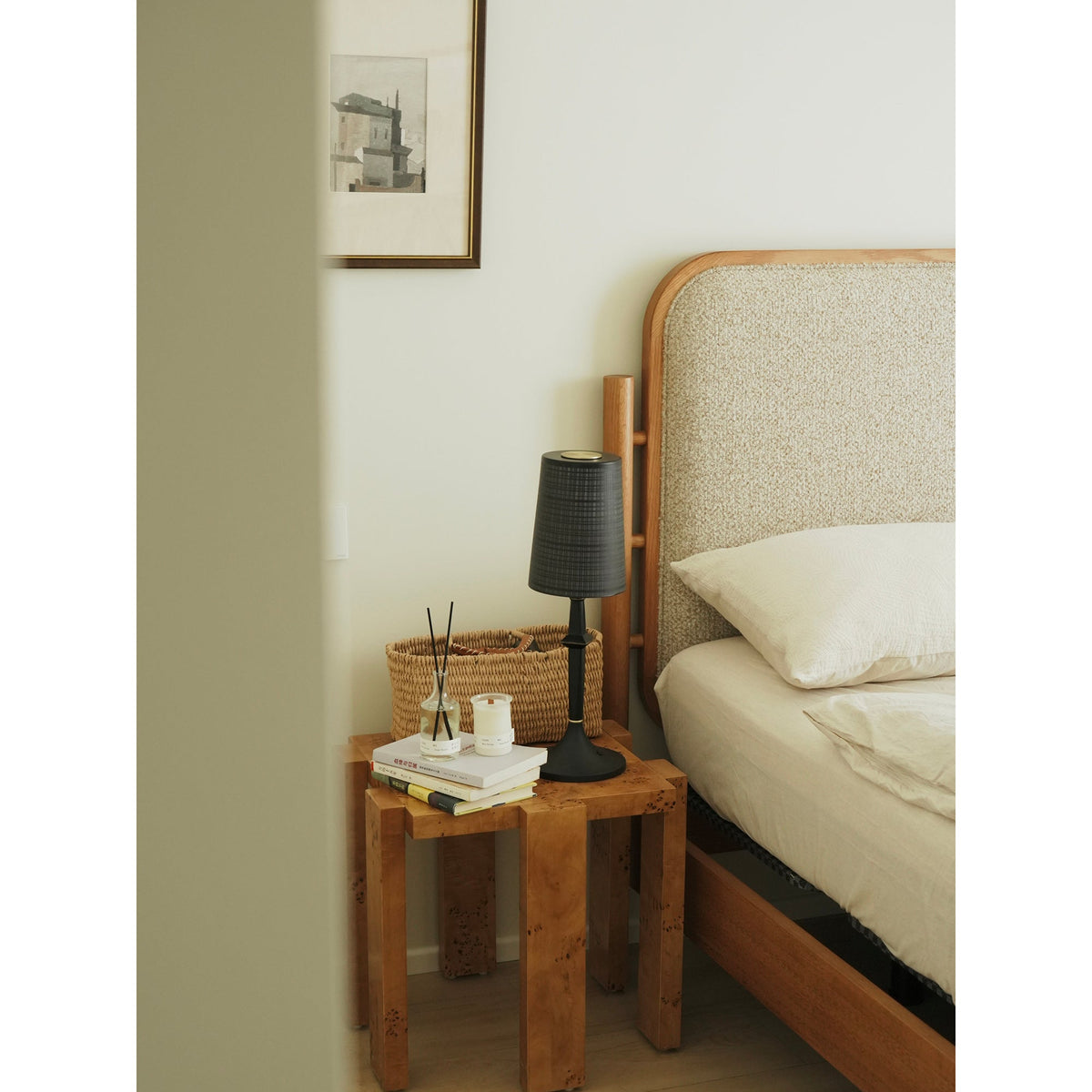 devon-black-table-lamp