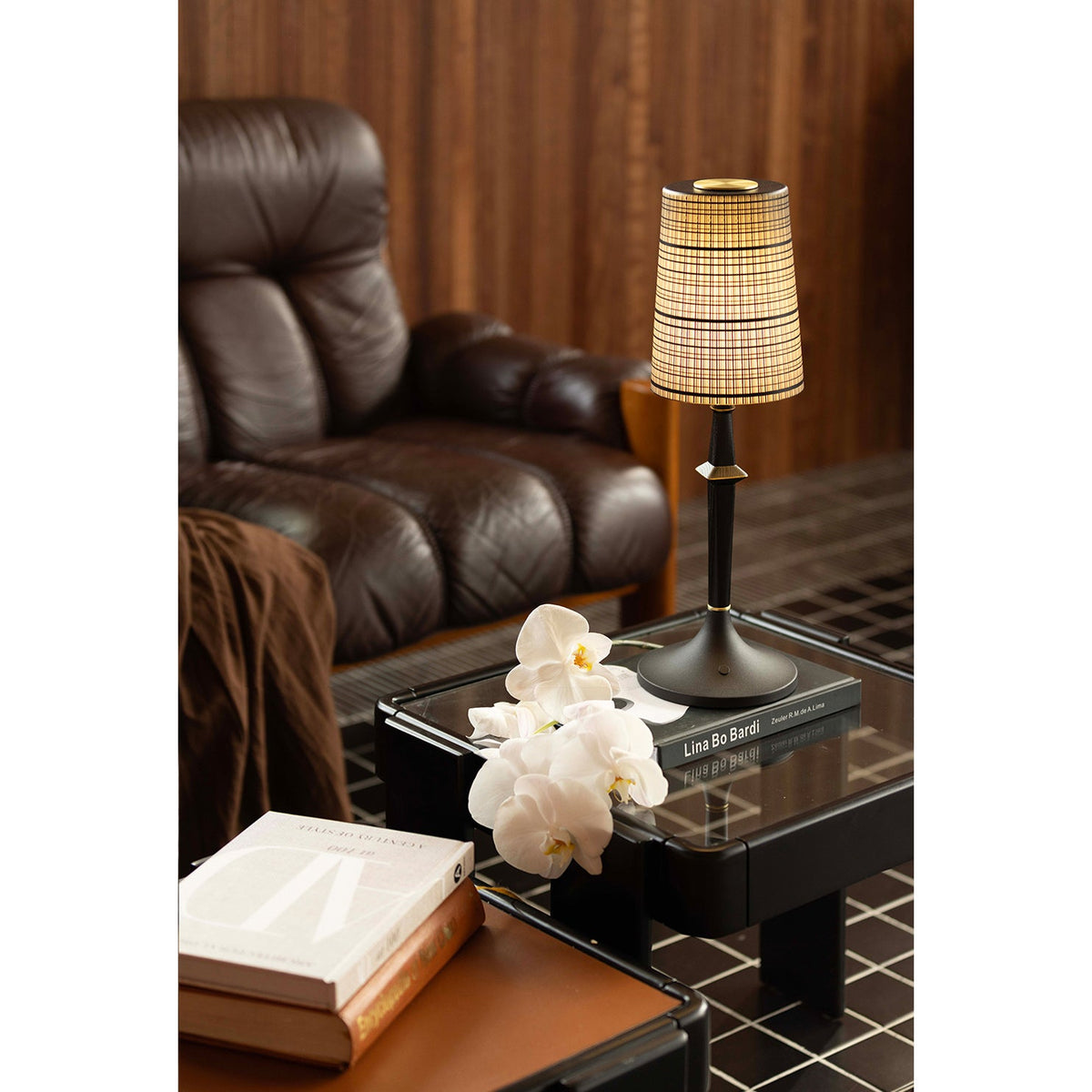 devon-black-table-lamp