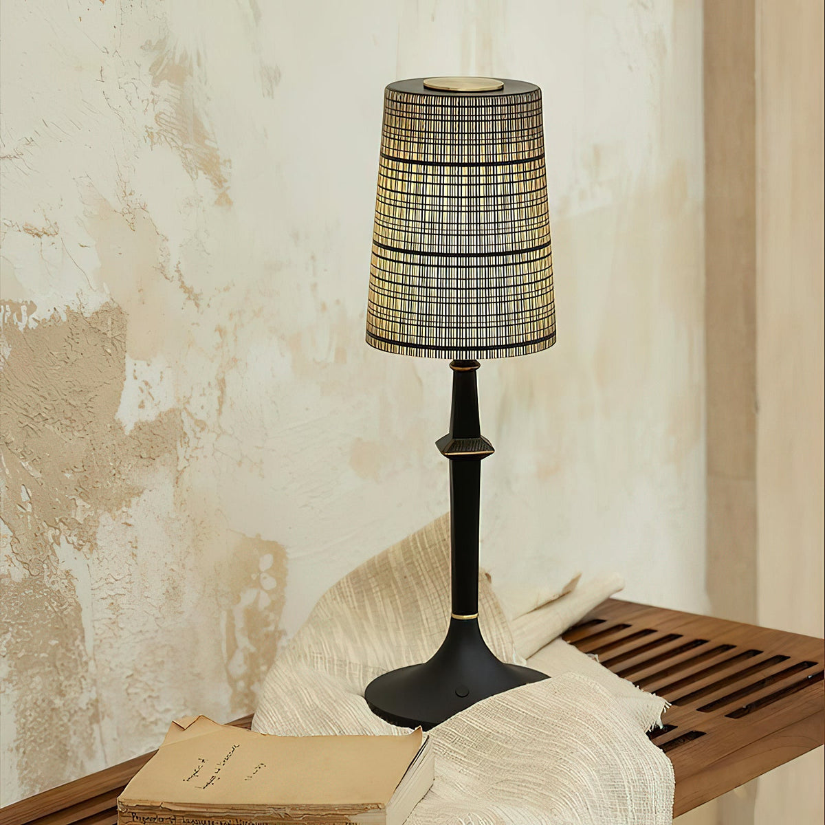 devon-black-table-lamp