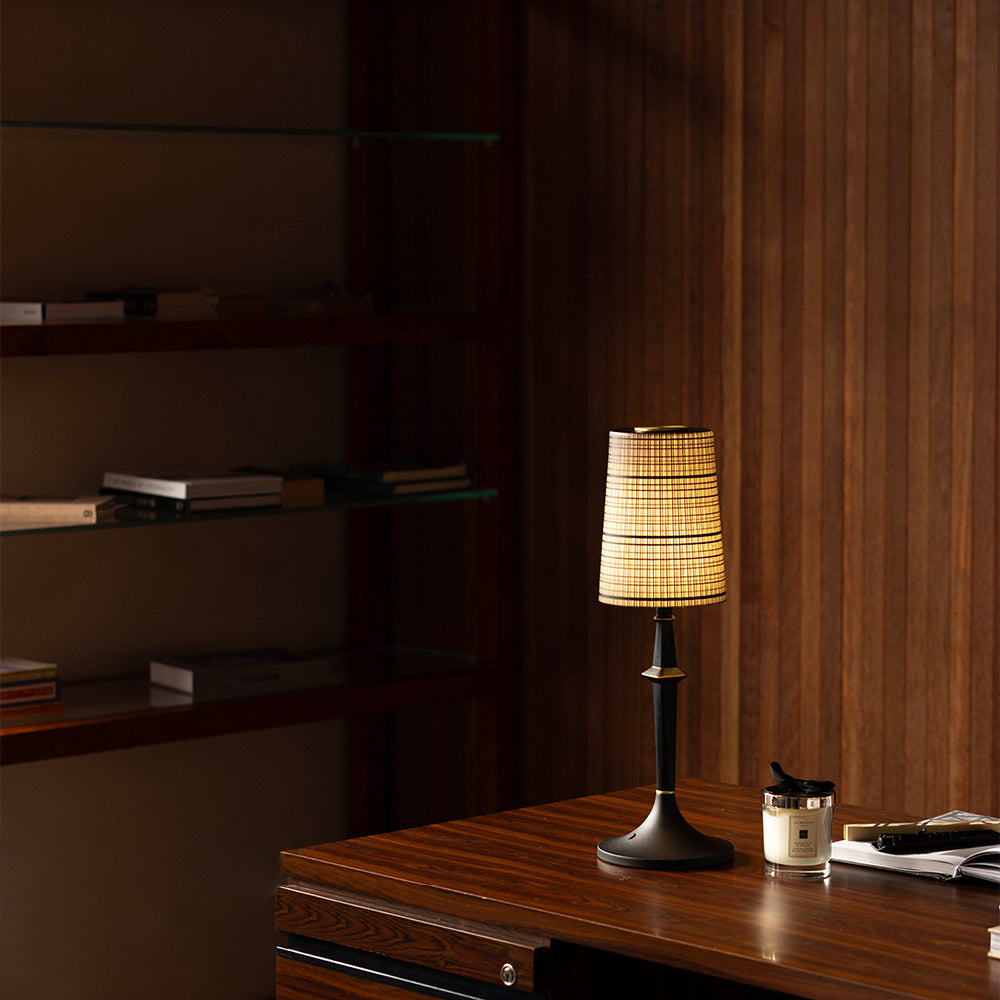 devon-black-table-lamp