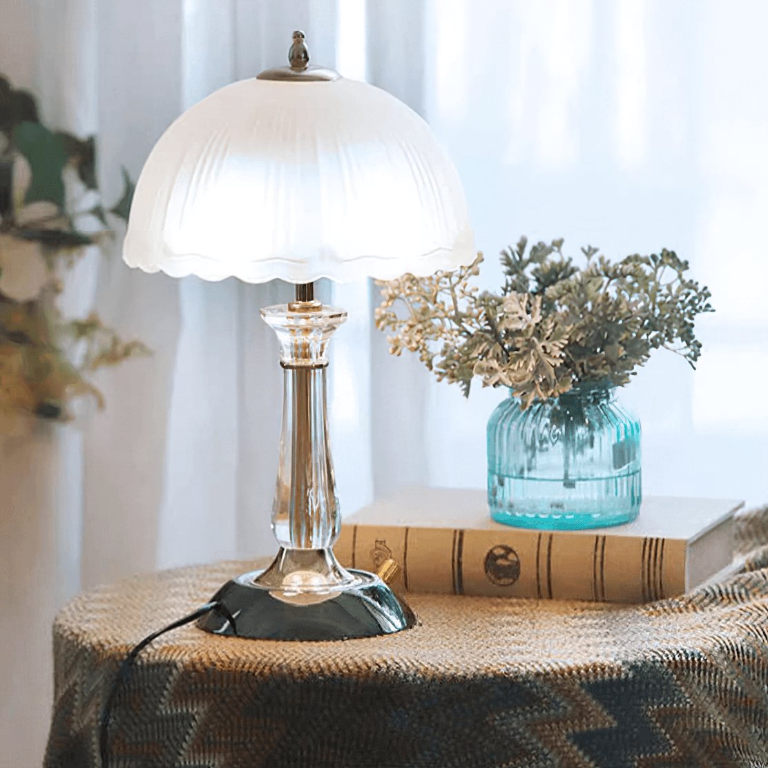 domed-glass-table-light