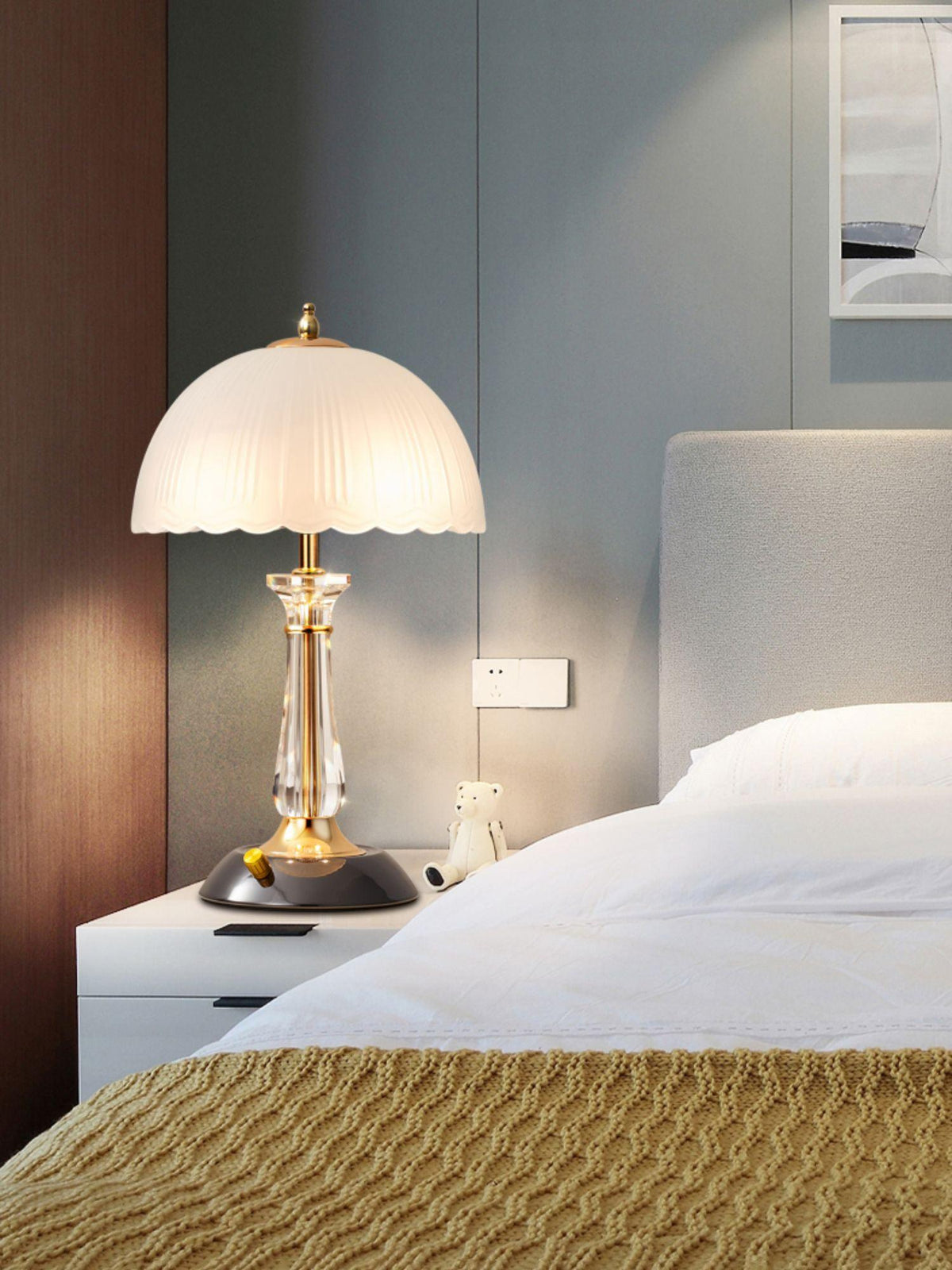 domed-glass-table-light