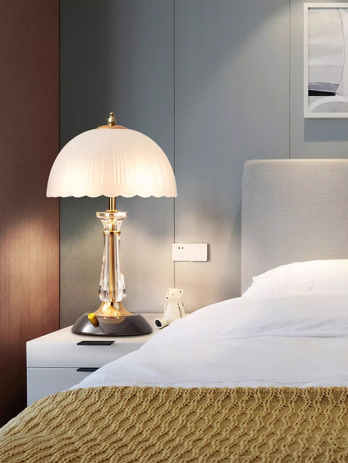 domed-glass-table-light