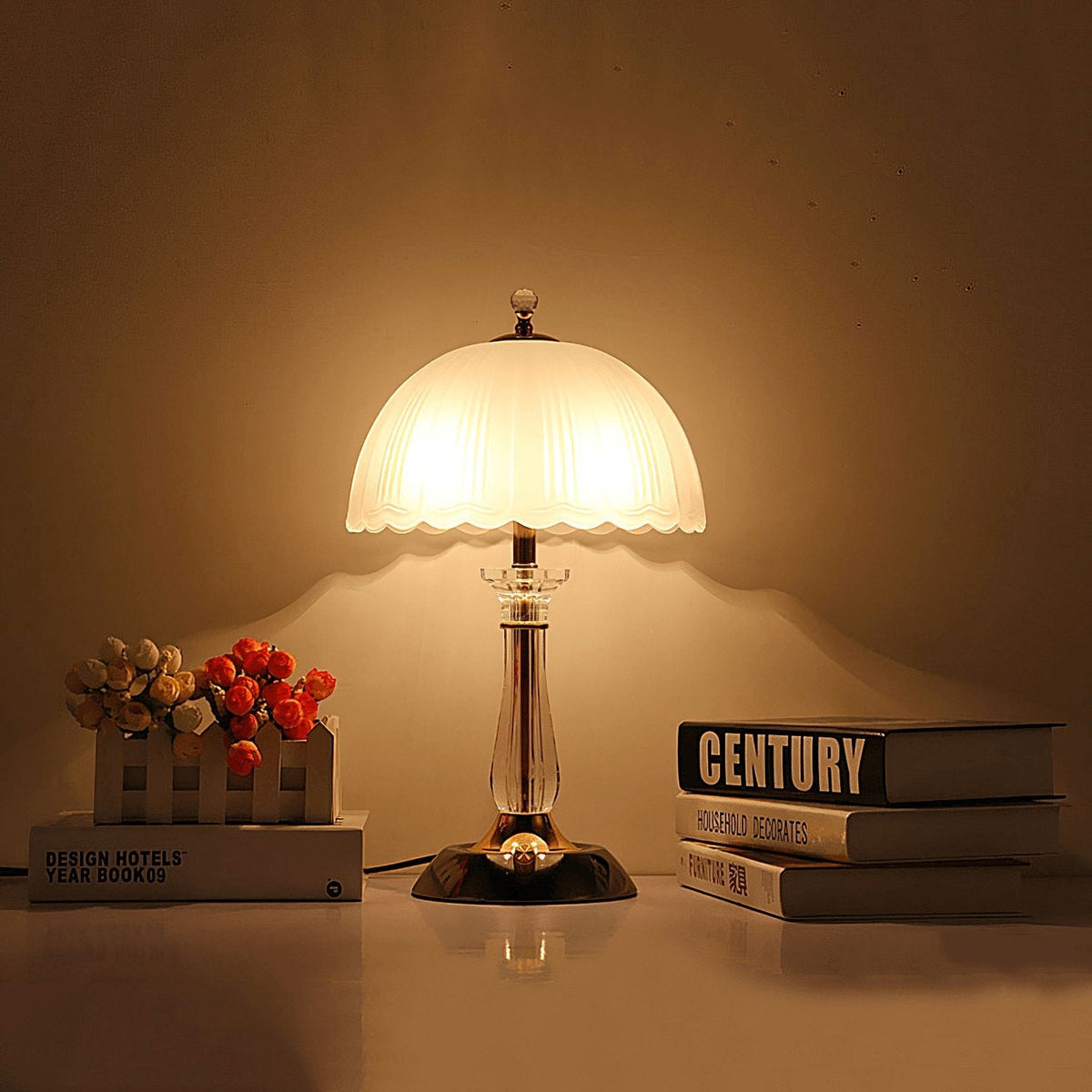 domed-glass-table-light