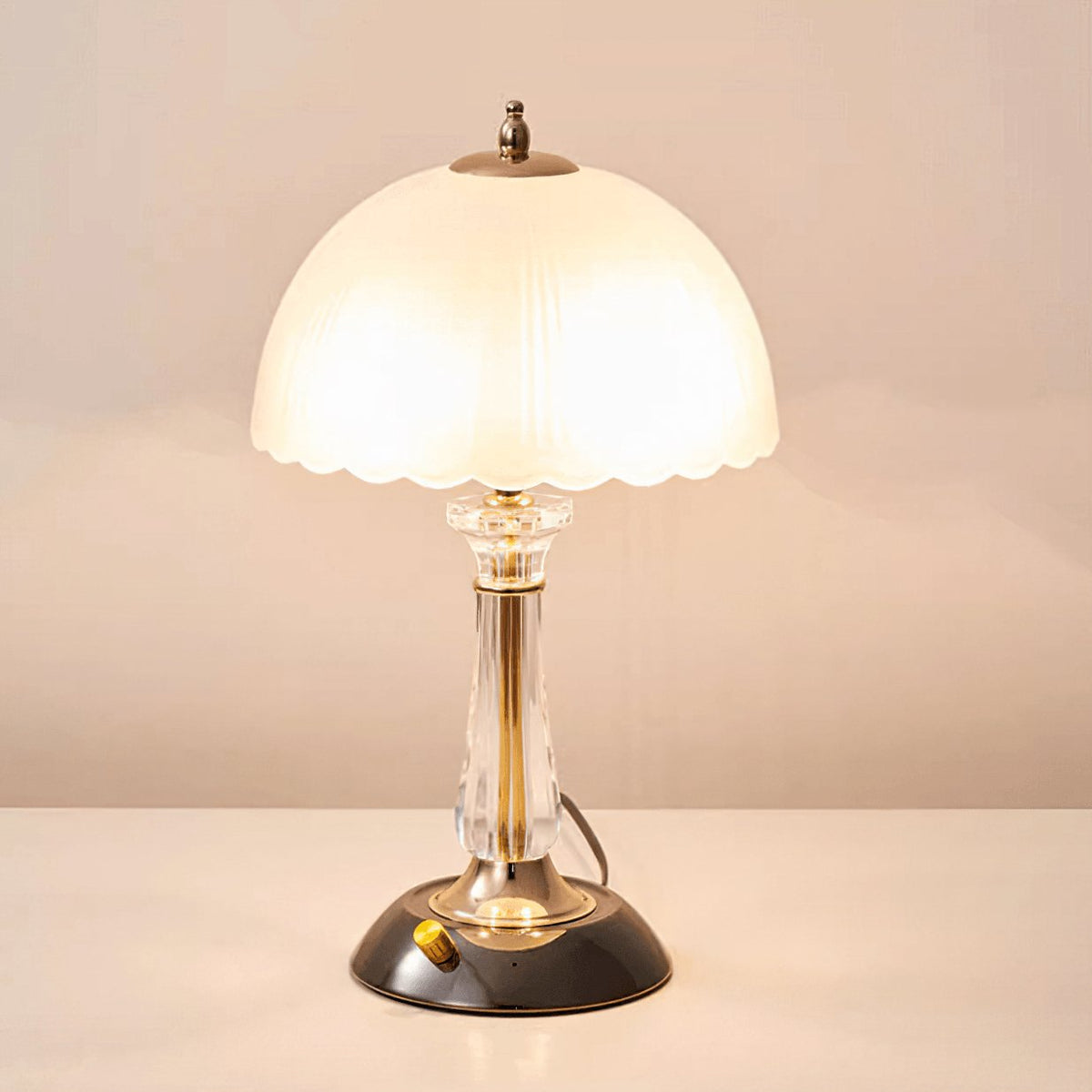 domed-glass-table-light