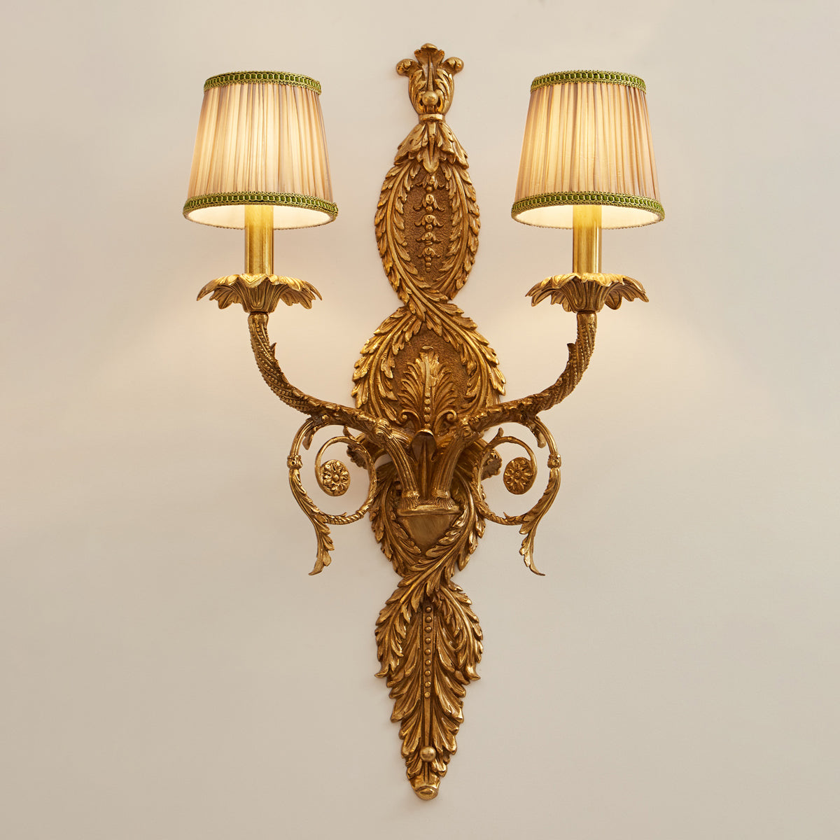 dominique-brass-wall-lamp